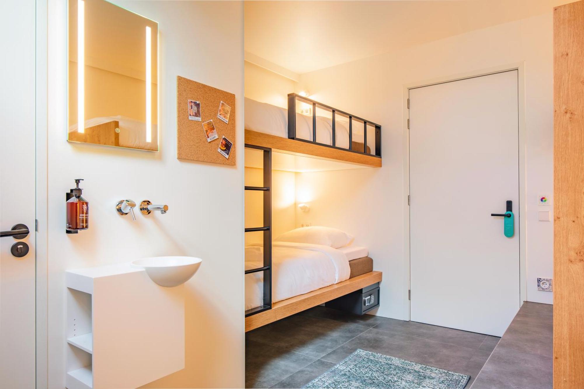 Bunk Hostel Amsterdam Zewnętrze zdjęcie